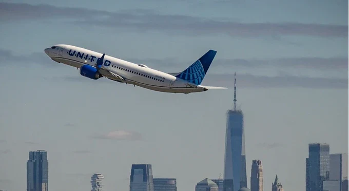 Mỹ: Máy bay chở khách hạ cánh khẩn cấp do rơi bánh